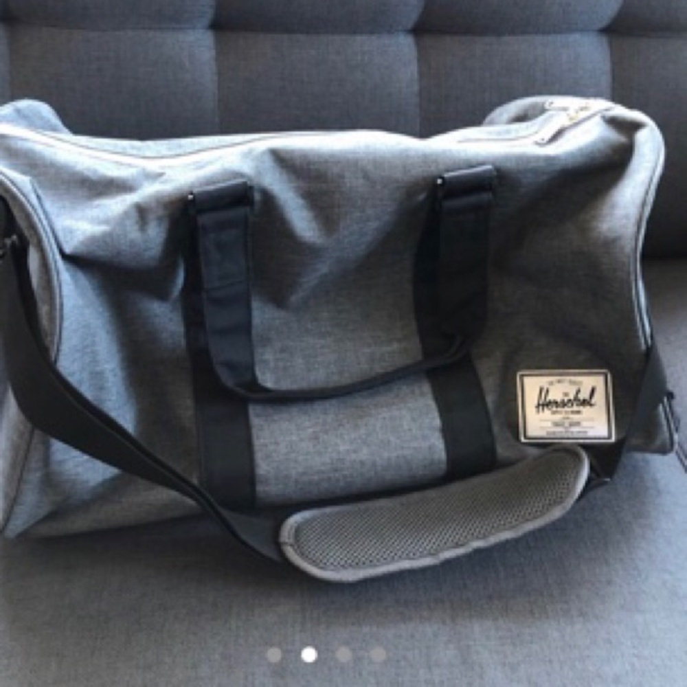 Herschel luggage bag